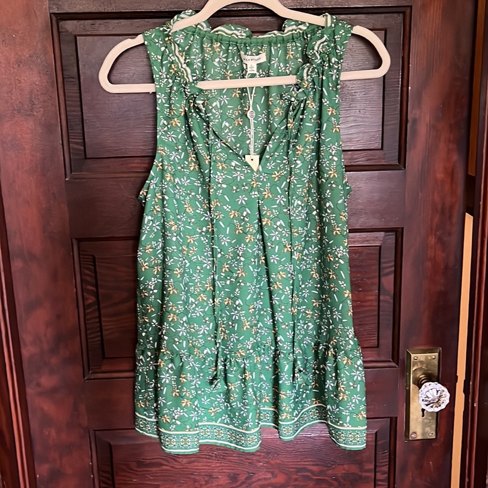 NWT Max Studio top size Large